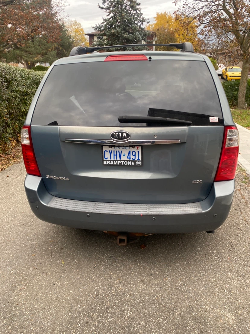 Kia Sedona EX minivan - photo 3