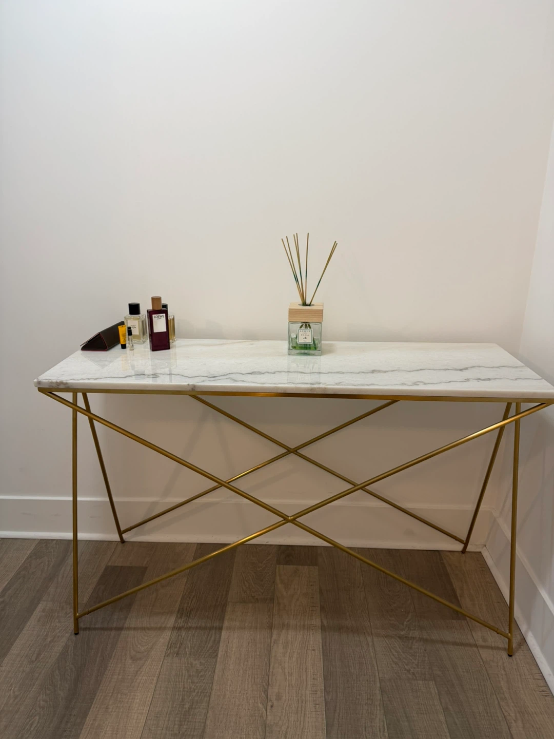 White Marble and Gold Console Table - photo 3