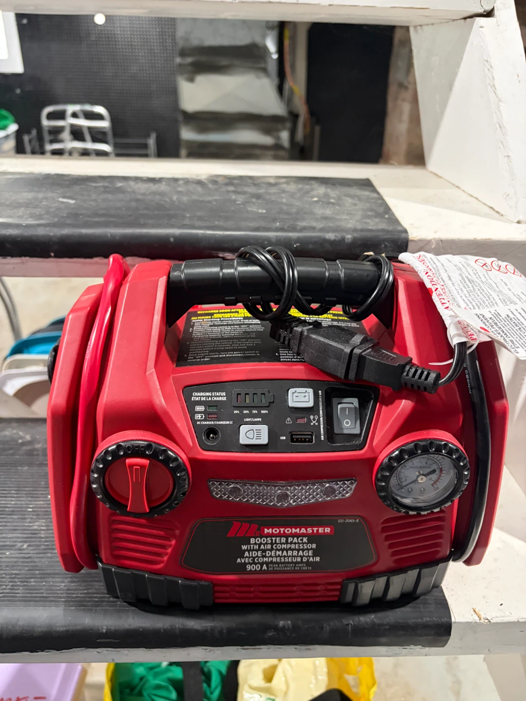MotoMaster 900A Booster Pack with Air Compressor - photo 2