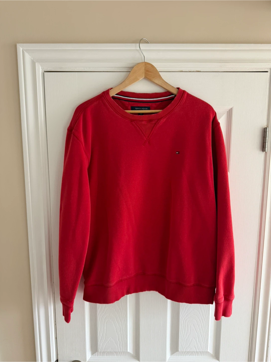 Men’s “XL” Hilfiger Red sweatshirt - photo 2