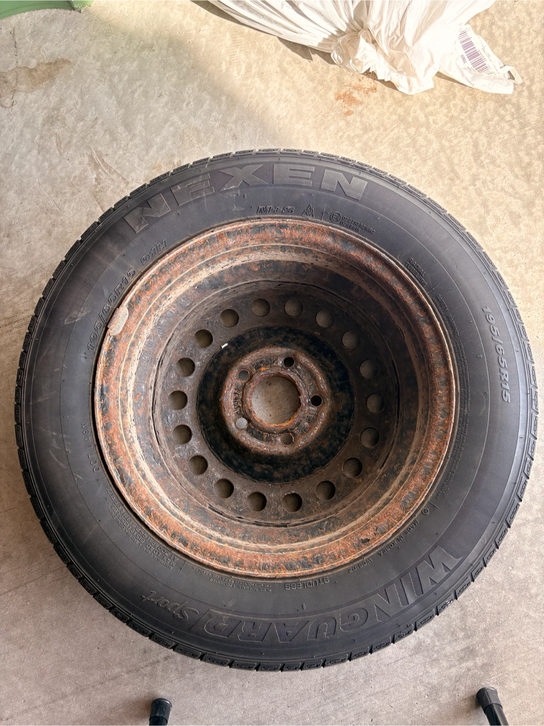 Winter tires with rim