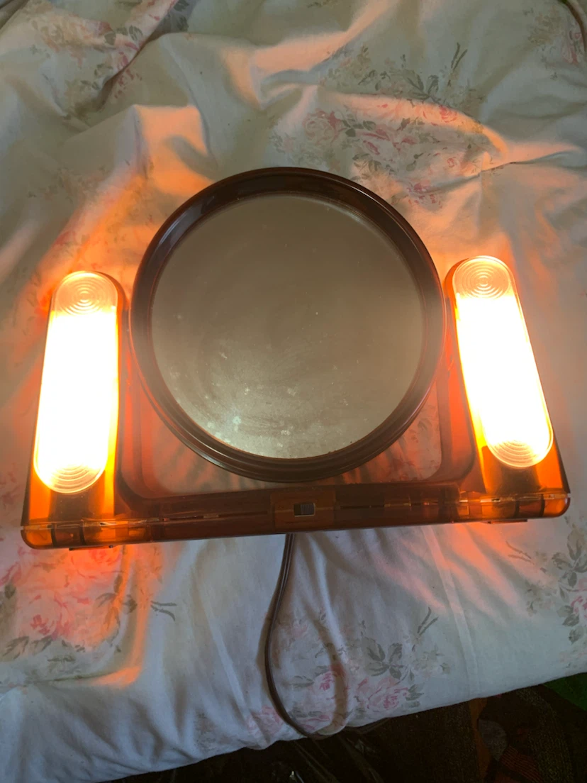 Vintage Lighted Vanity Mirror - photo 3