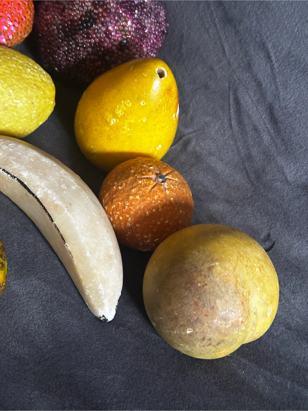 5 Antique Italian Alabaster & Vintage Beaded Fruit - photo 2