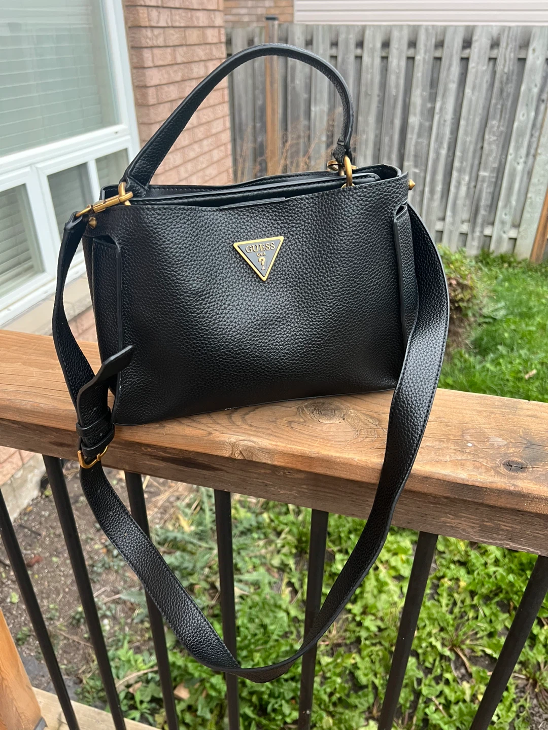 Like new Guess black handbag