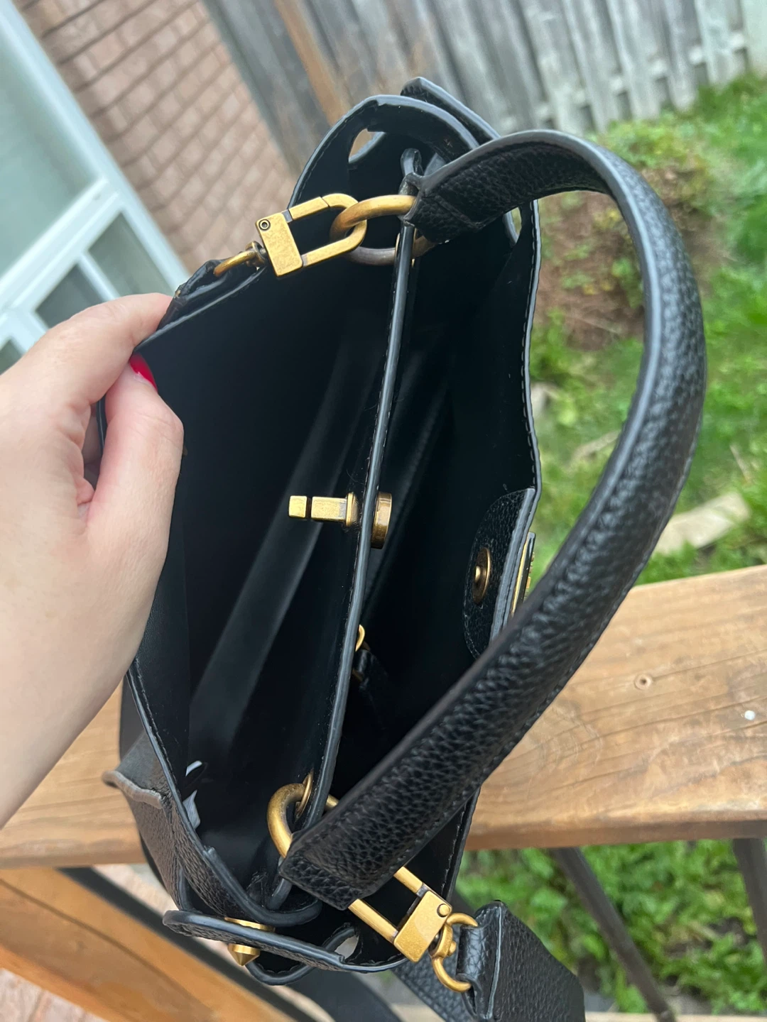 Like new Guess black handbag - photo 4