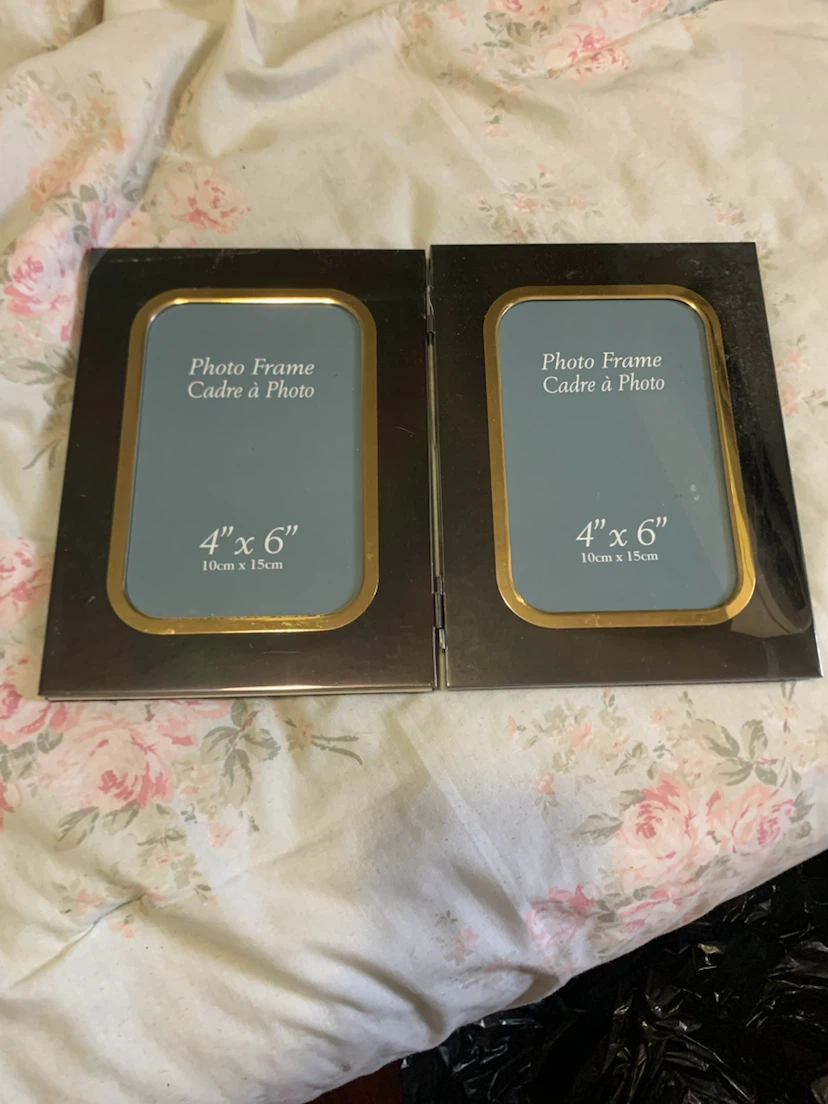Double hinged photo frame