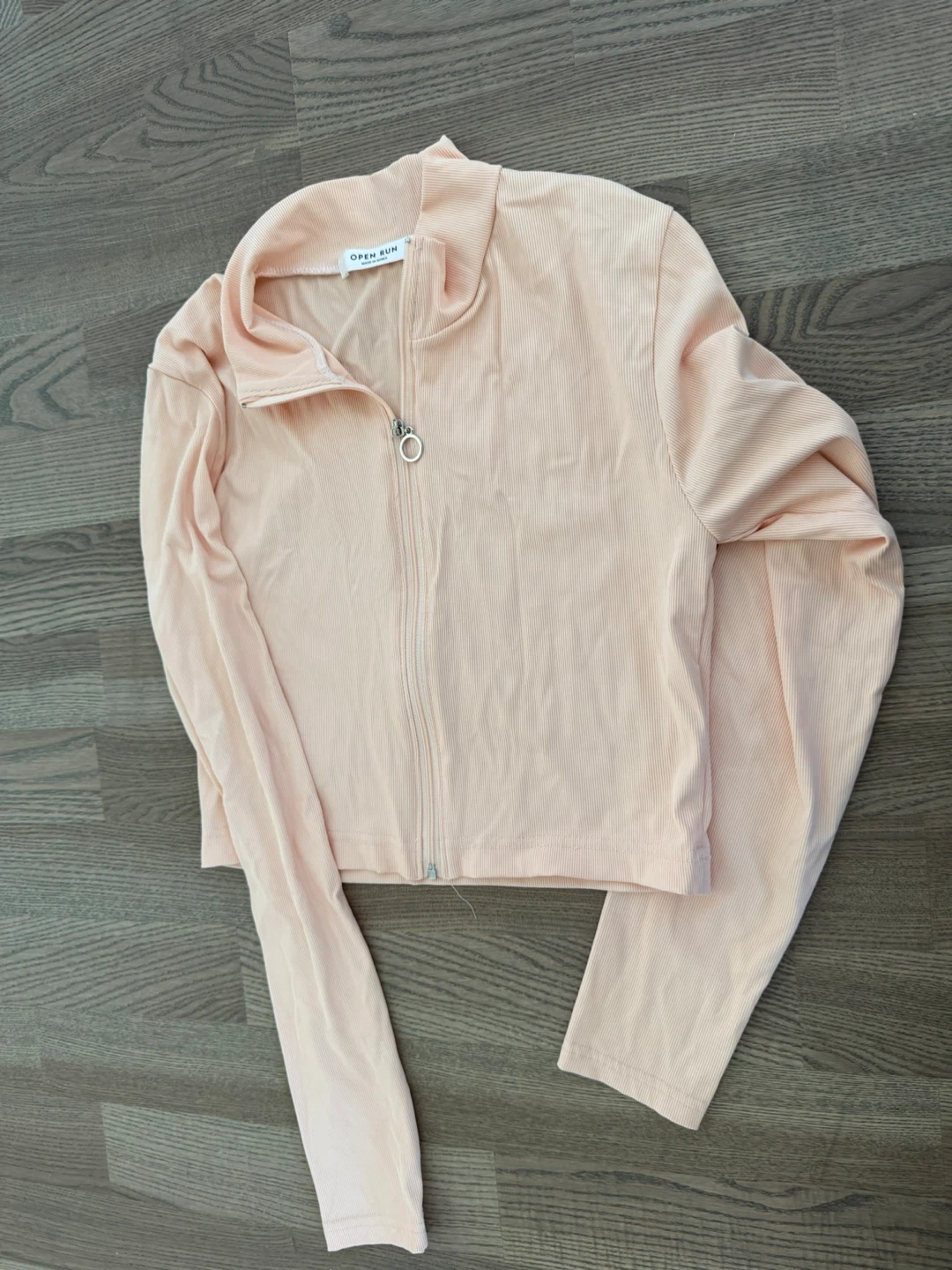 Designer’s ribbed zip-up golf jacket - photo 4