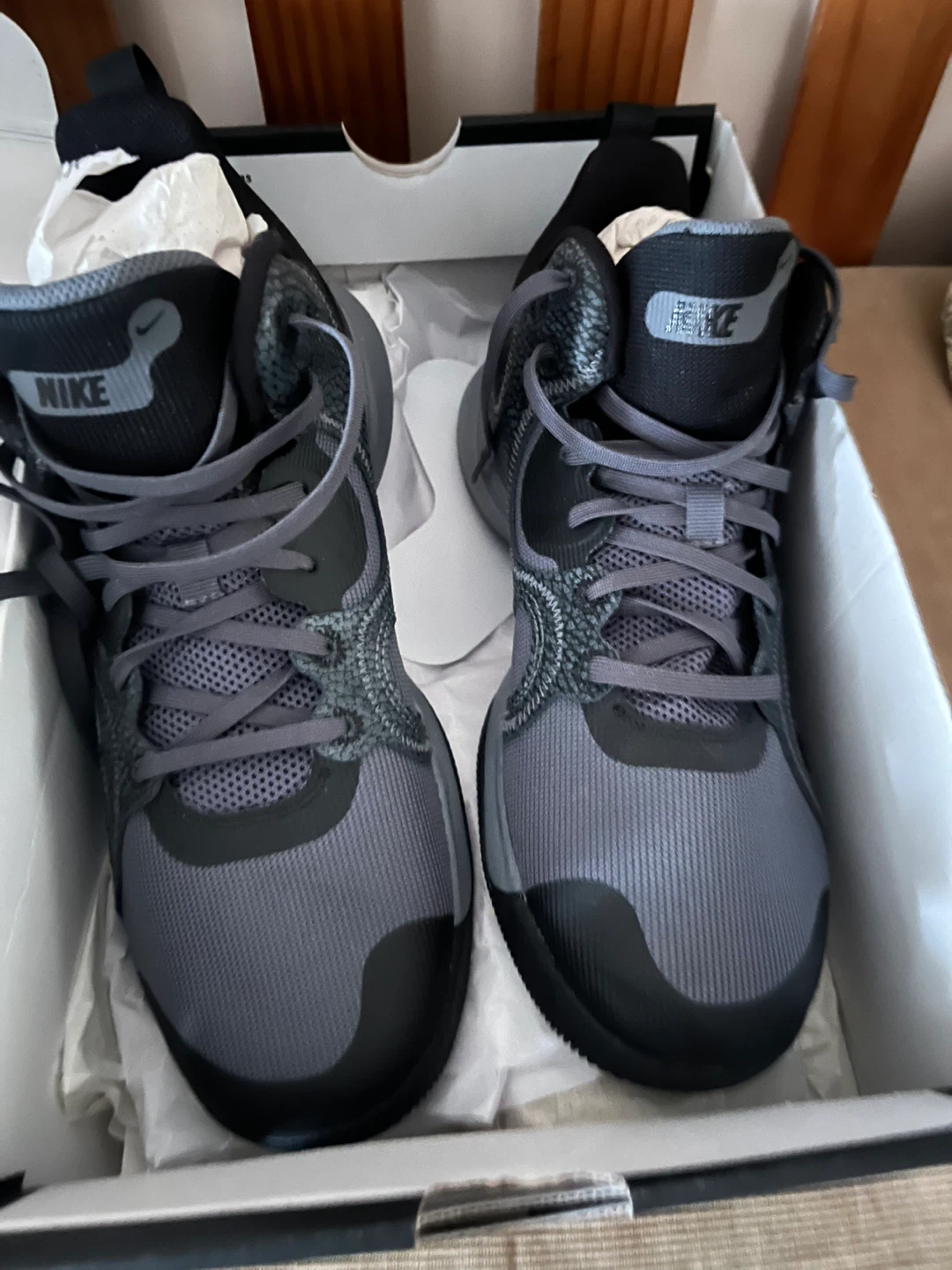 NEW Nike Basketball Shoes - size 9 men