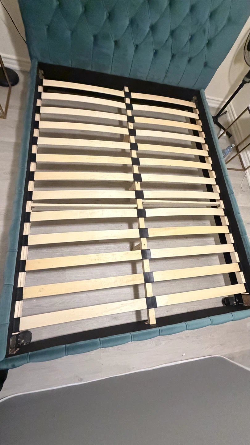 Kingsdown Mattress and Tufted Bed Frame - photo 4