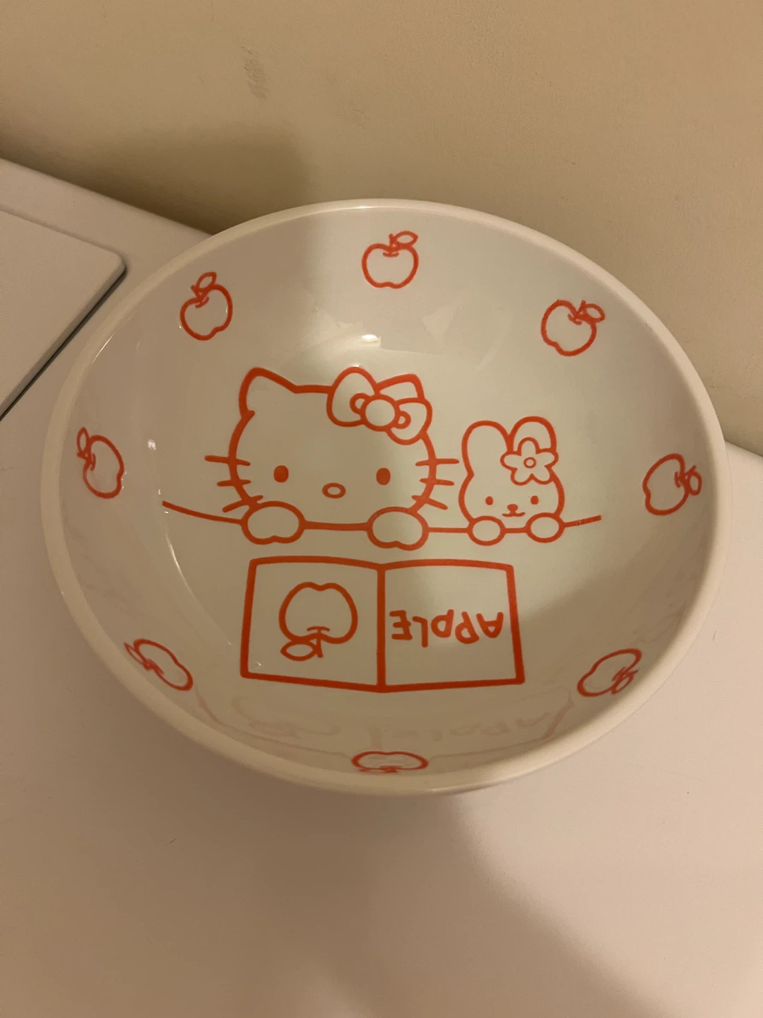 Sanrio Hello Kitty Apple Bowl - photo 2