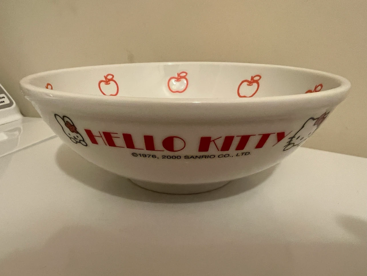 Sanrio Hello Kitty Apple Bowl - photo 3