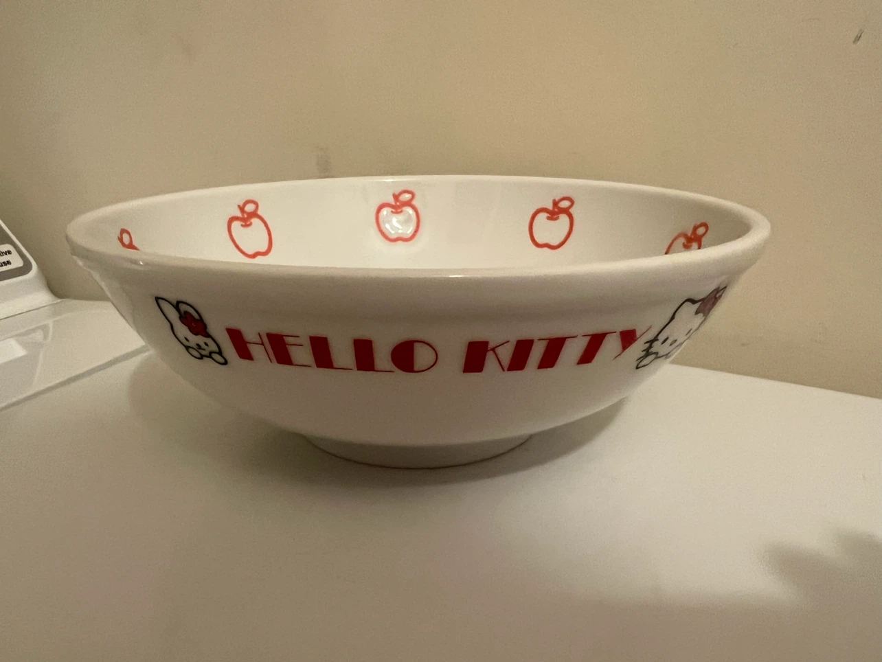 Sanrio Hello Kitty Apple Bowl - photo 4