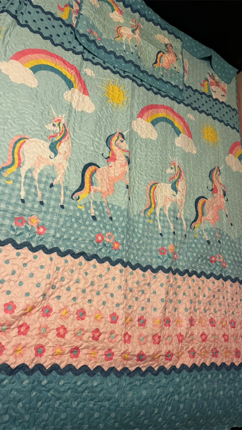 brand new Unicorn Rainbow Quilt Set