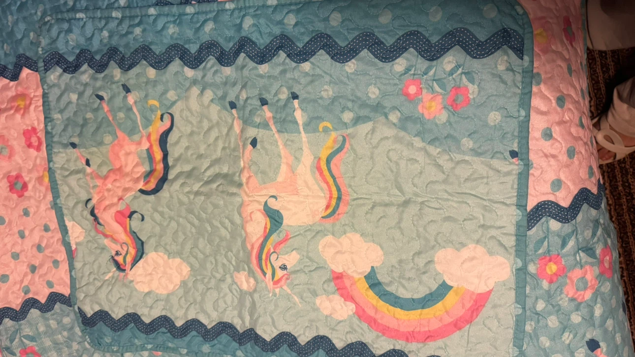 brand new Unicorn Rainbow Quilt Set - photo 2