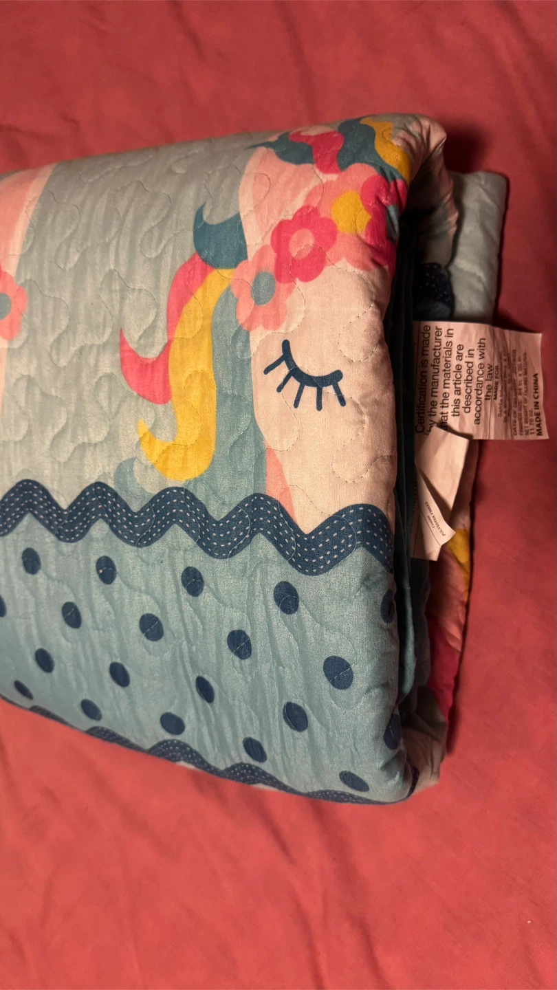 brand new Unicorn Rainbow Quilt Set - photo 4