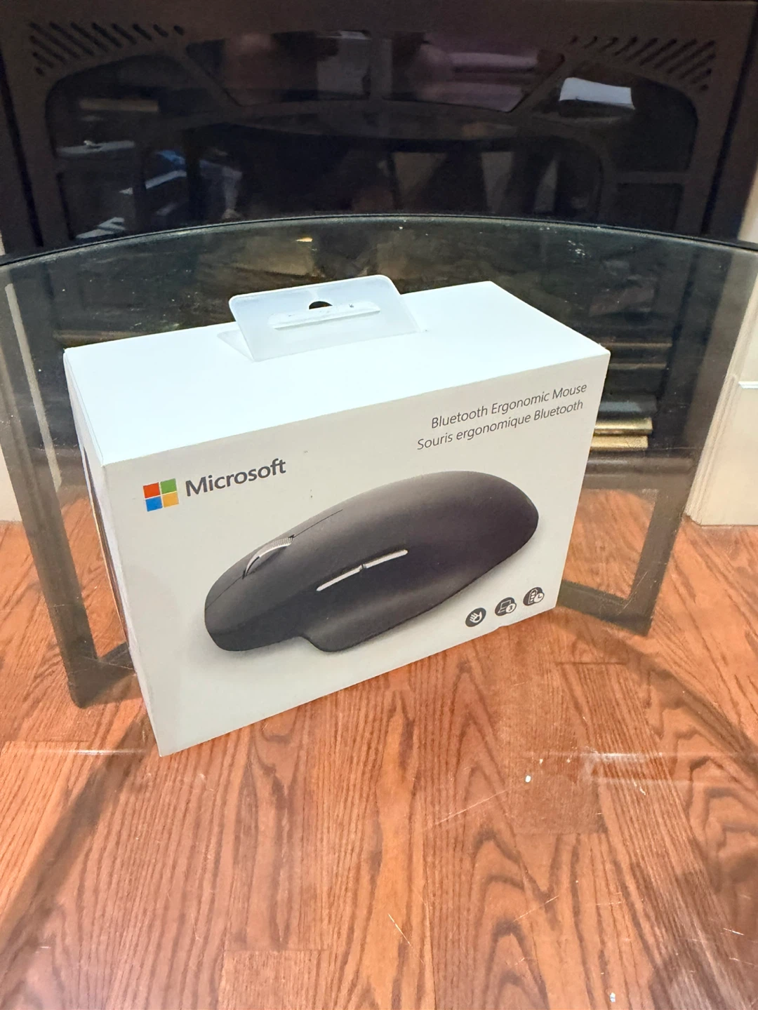 NEW Microsoft Bluetooth Ergonomic Mouse – Black