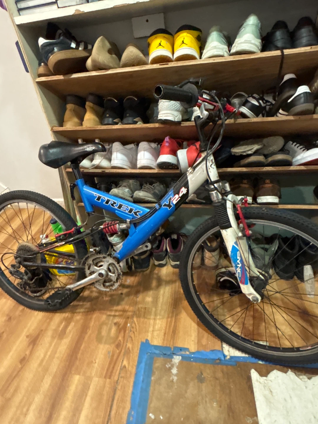 Trek Y24 Mountain Bike