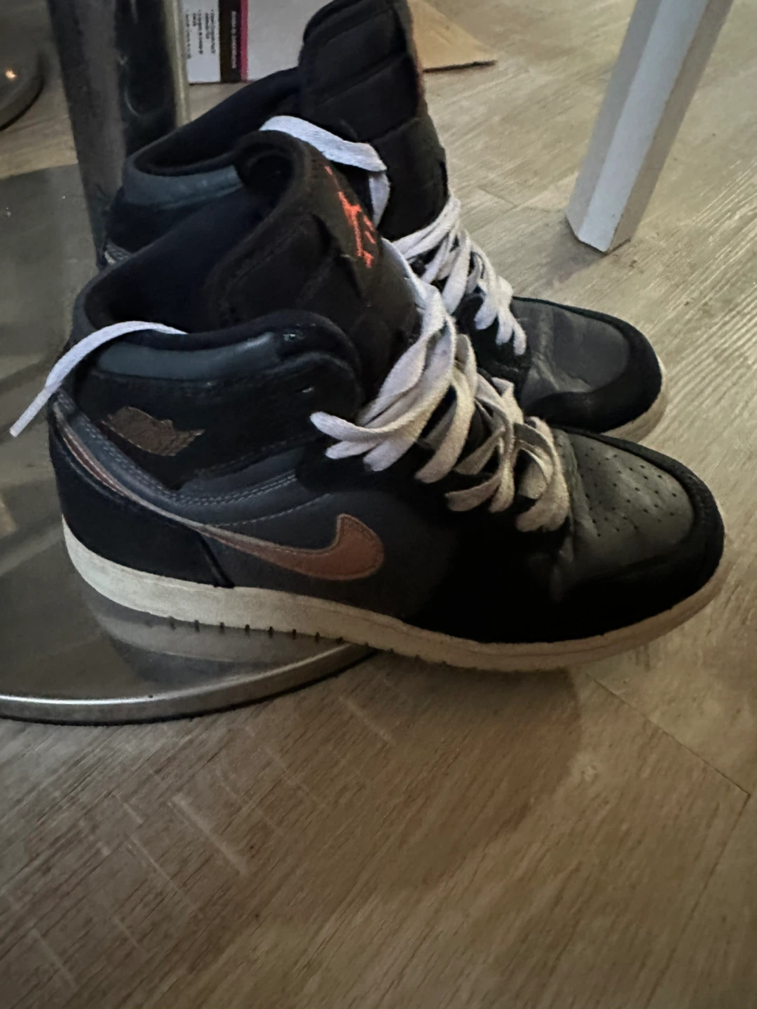Nike Air Jordan 1 Retro High Top Sneakers