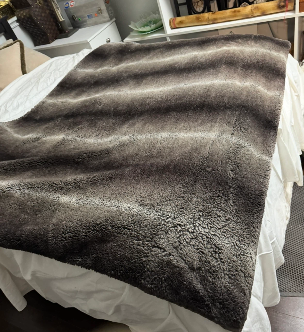 Mon Chateau Luxury Faux Fur Throw