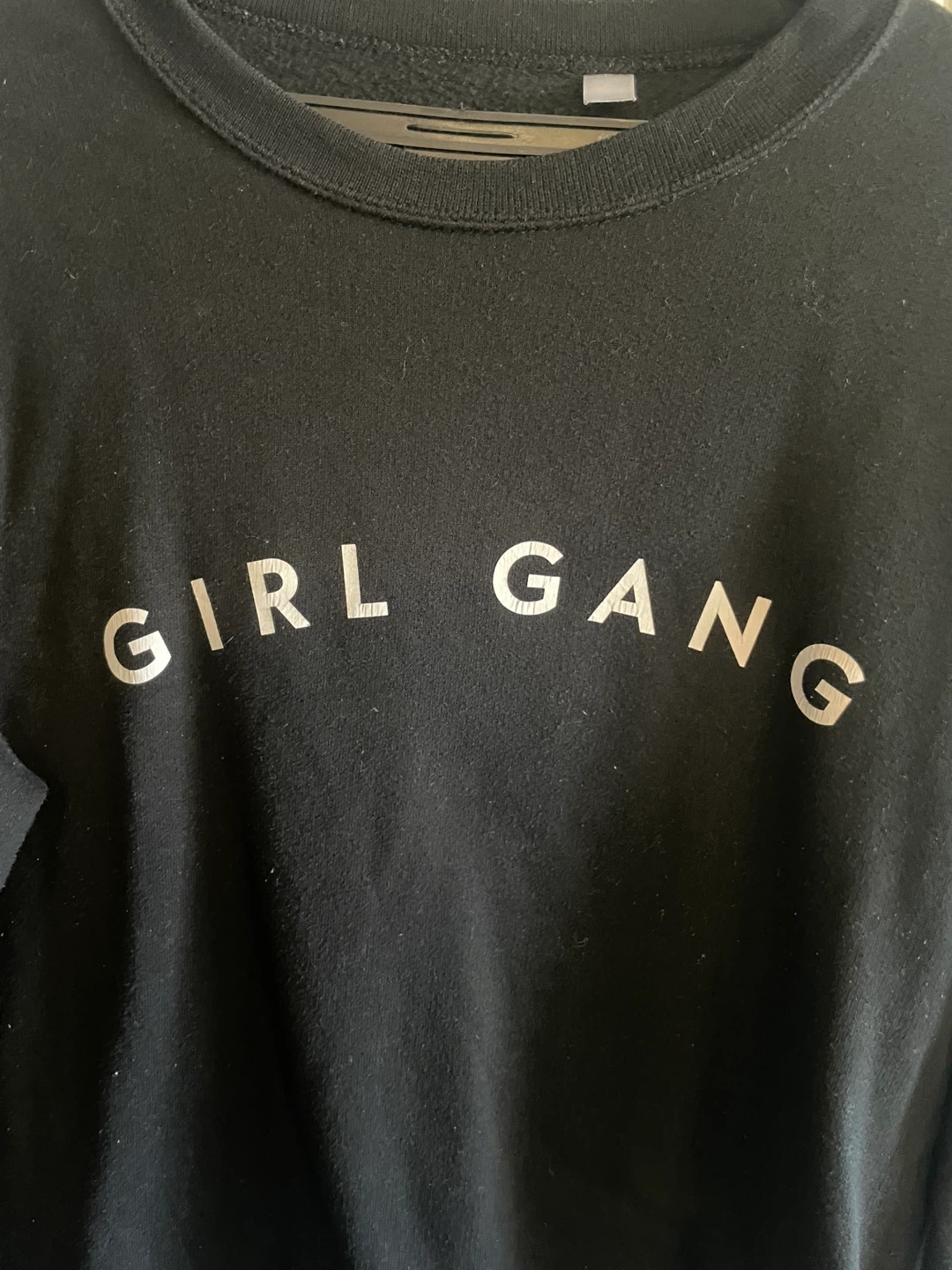 Girl Gang Sweater. Size Medium. - photo 3