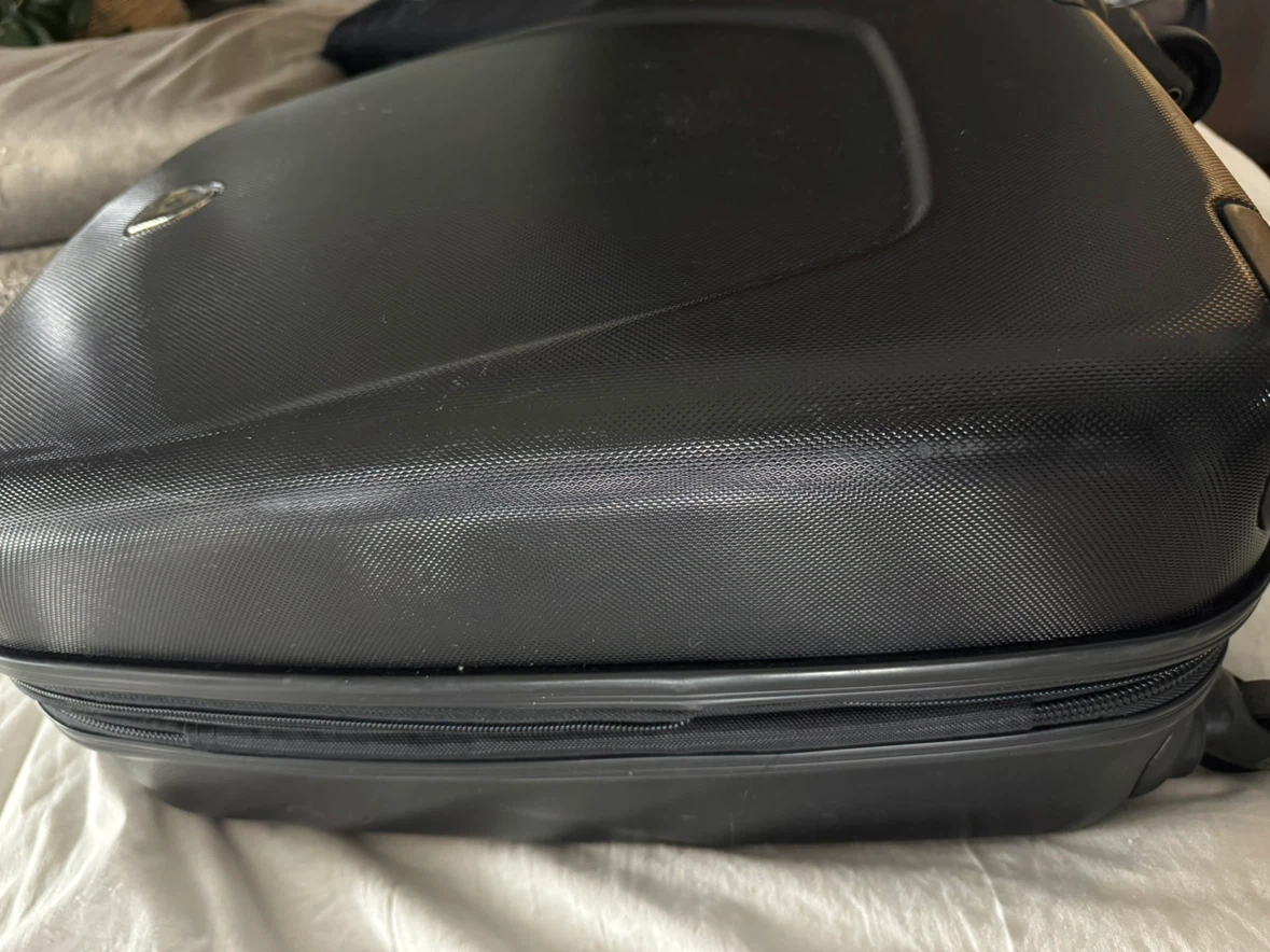 Heys Black Carry-On Spinner Suitcase - photo 2