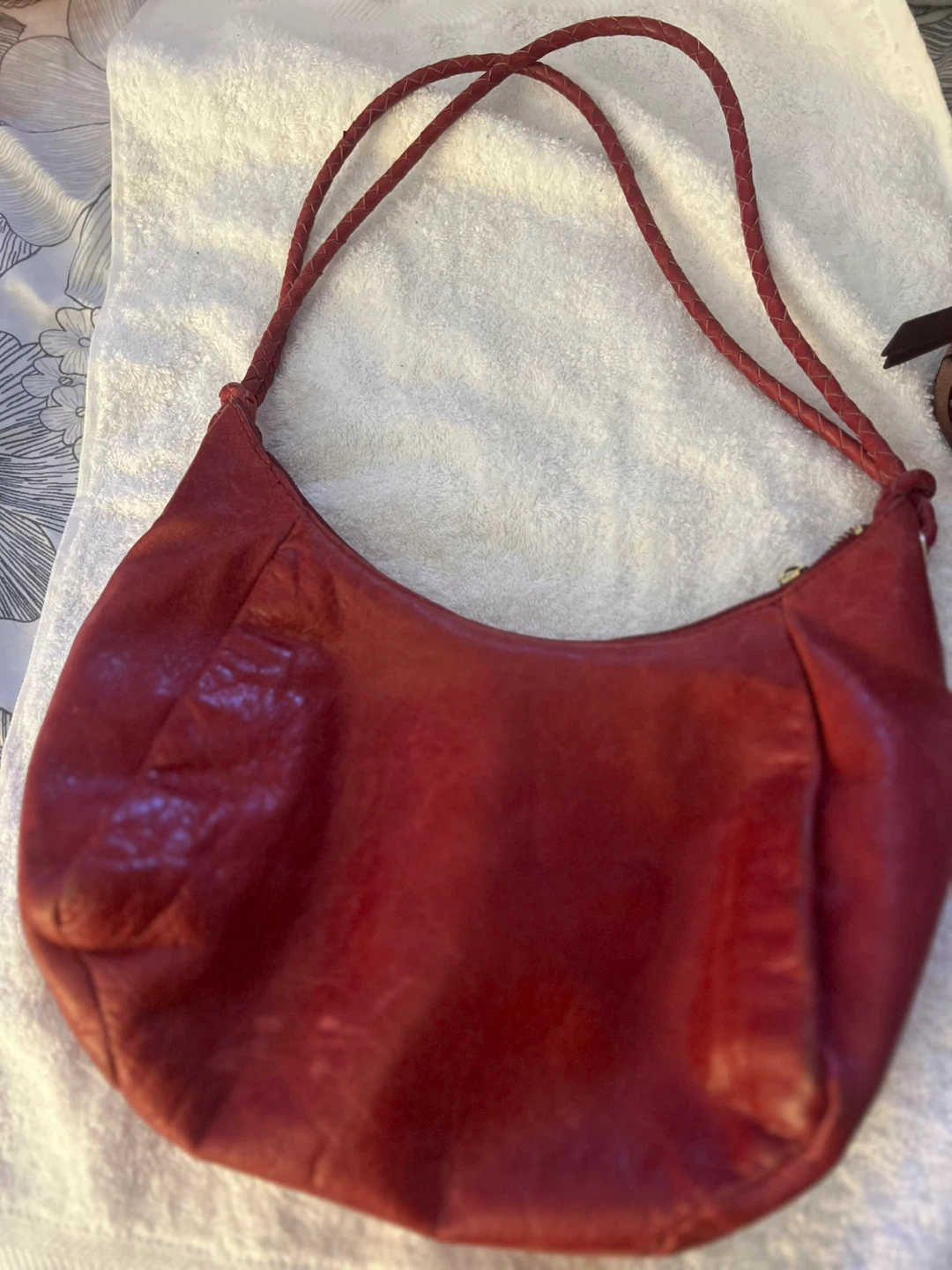 Elliott Lucca Red Leather Shoulder Bag - photo 4