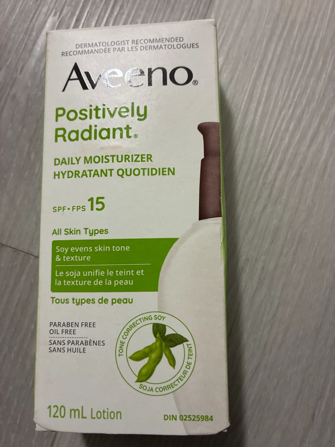Aveeno Positively Radiant Daily Moisturizer SPF 15
