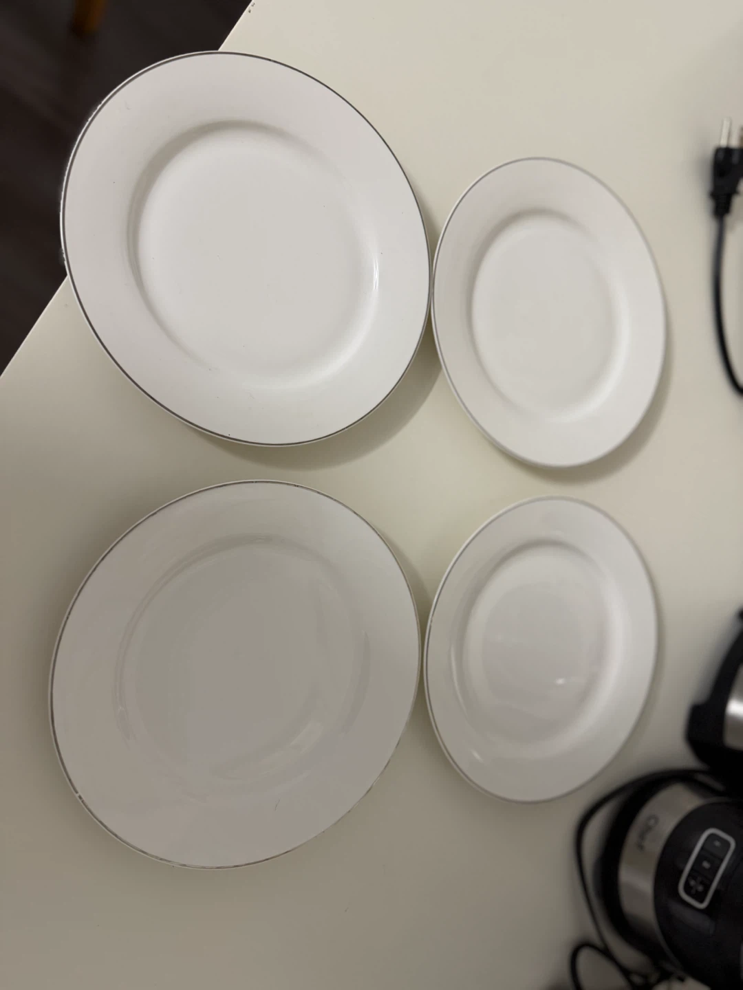 Kitchen Stuff Plus white plates - photo 3