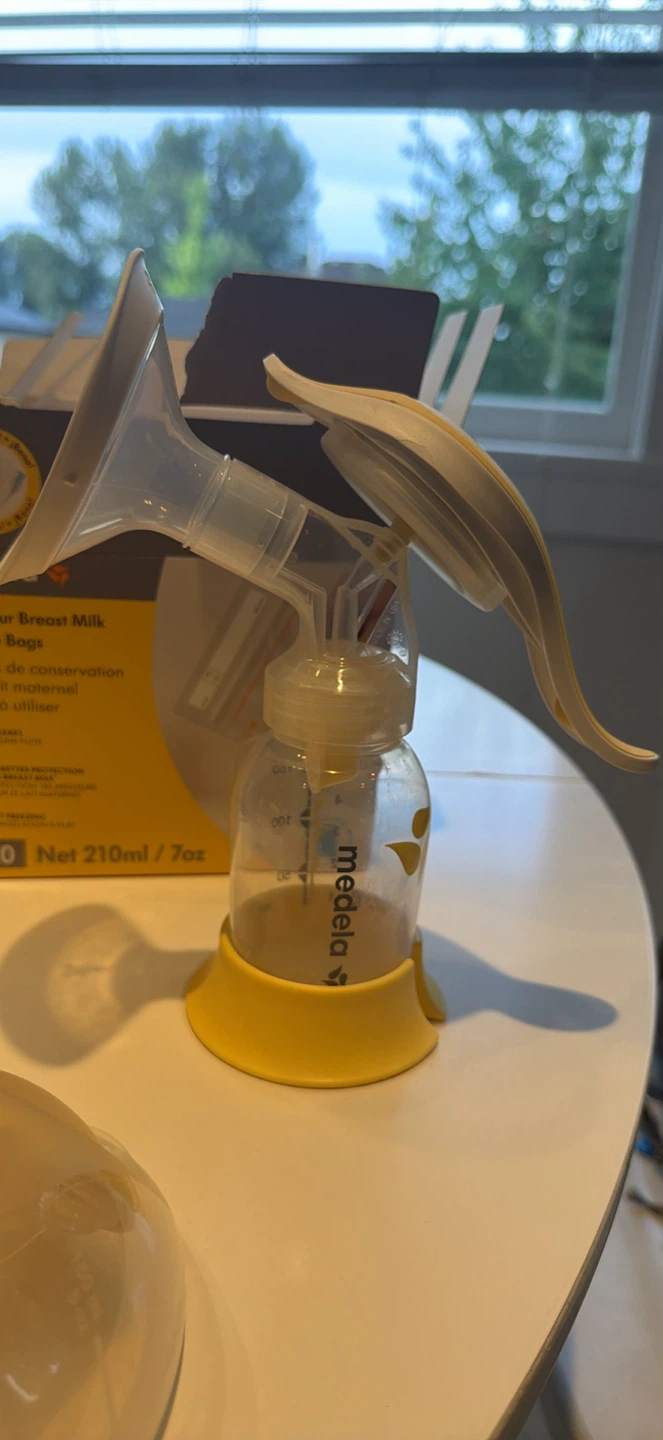Breast pump and accessories - photo 4