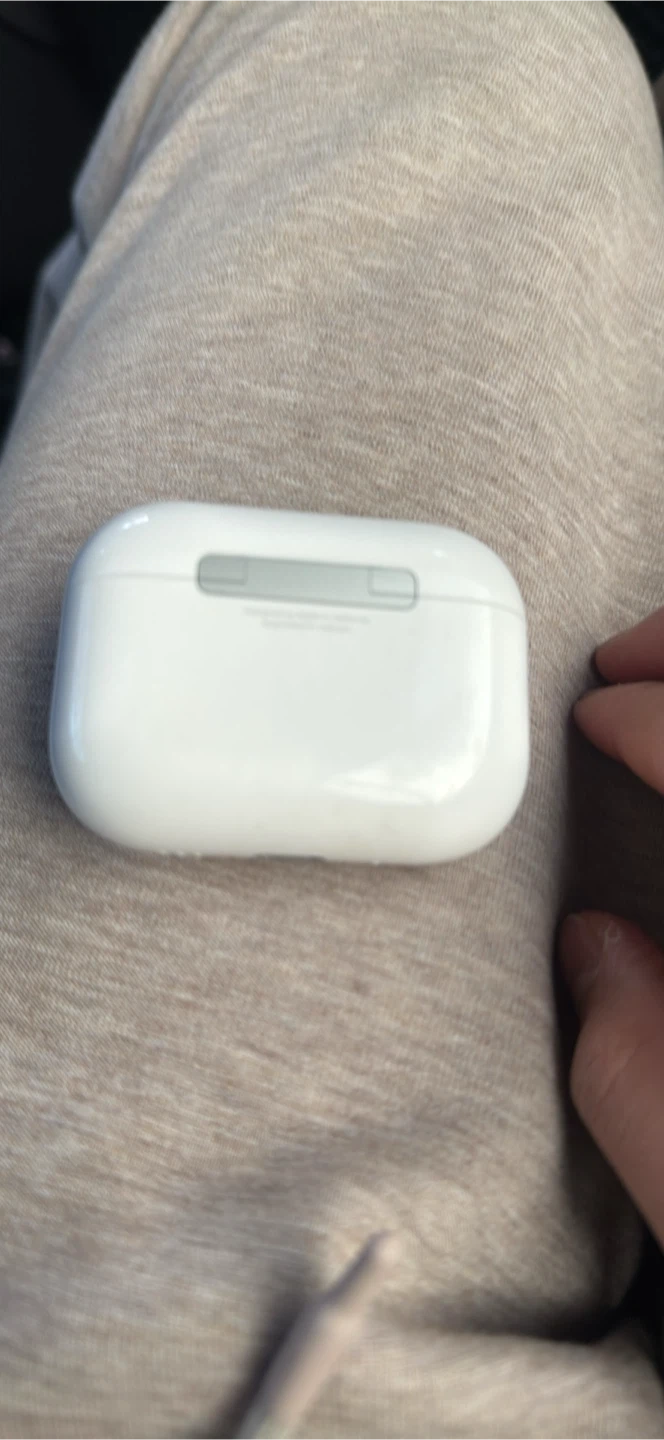 AirPods Pro 3 MISSING LEFT ONE - photo 2