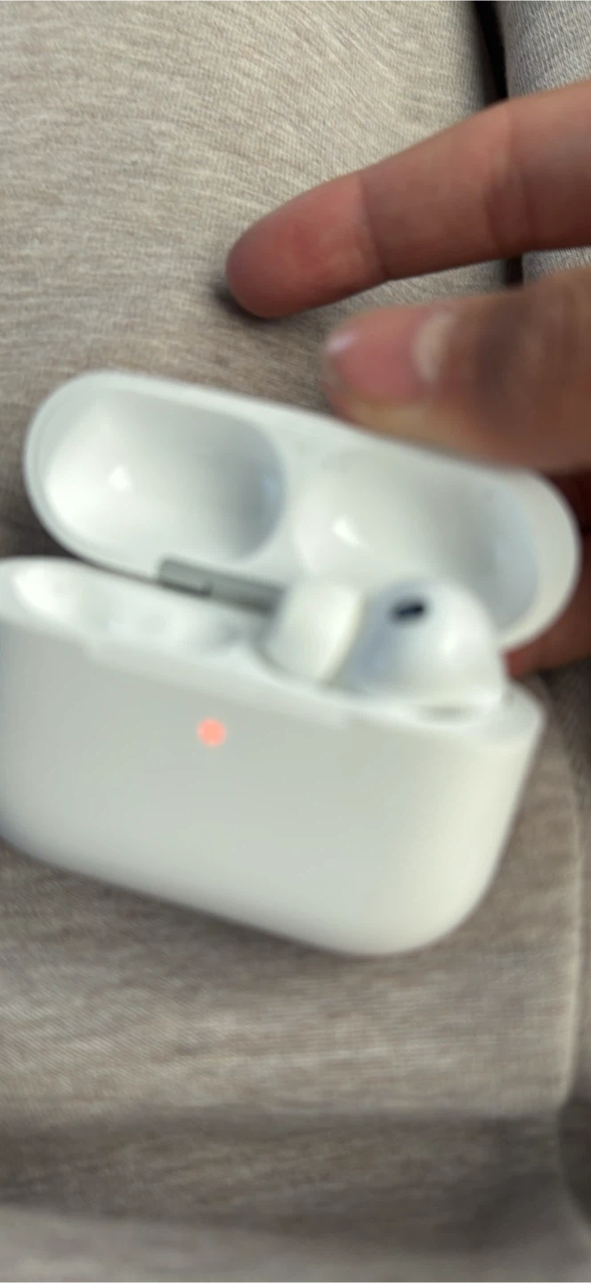AirPods Pro 3 MISSING LEFT ONE - photo 3