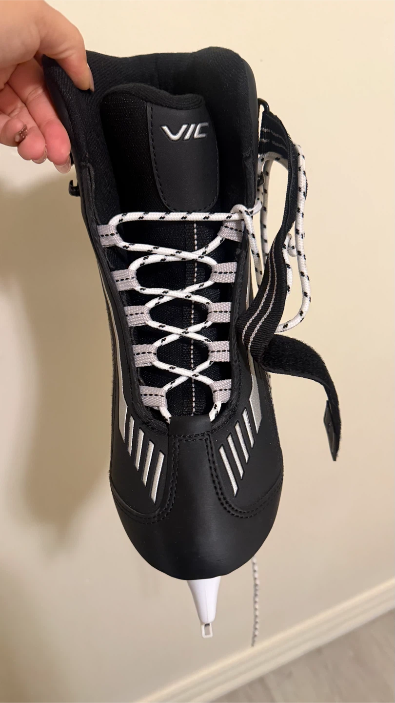 VIC Black Ice Skates - photo 3
