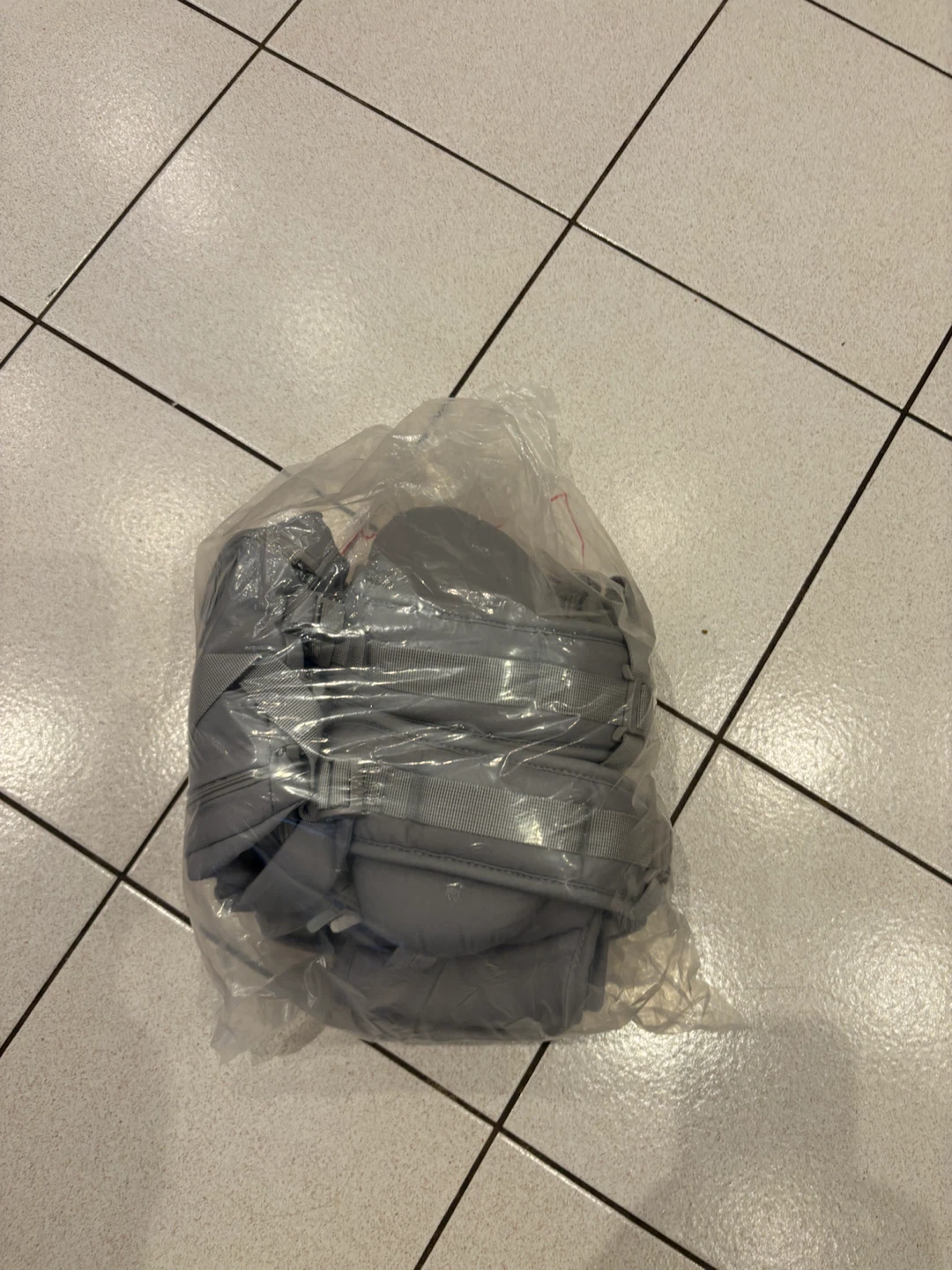 BNIB Fruiteam Baby Carrier Grey - photo 2