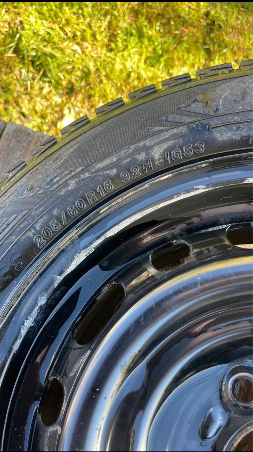 Set of 4 Yokohama iceGUARD iG53 Tires