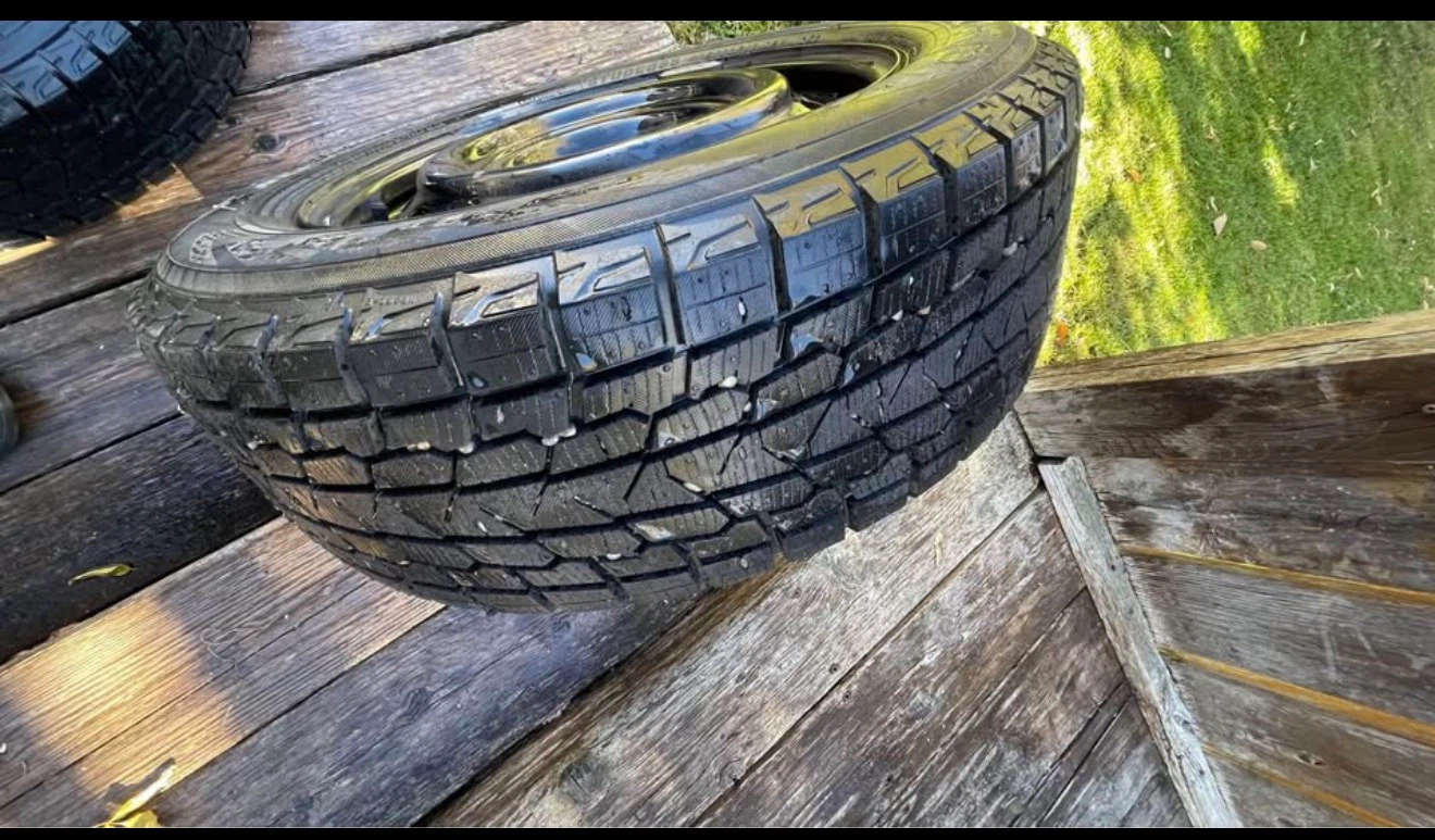 Set of 4 Yokohama iceGUARD iG53 Tires - photo 4