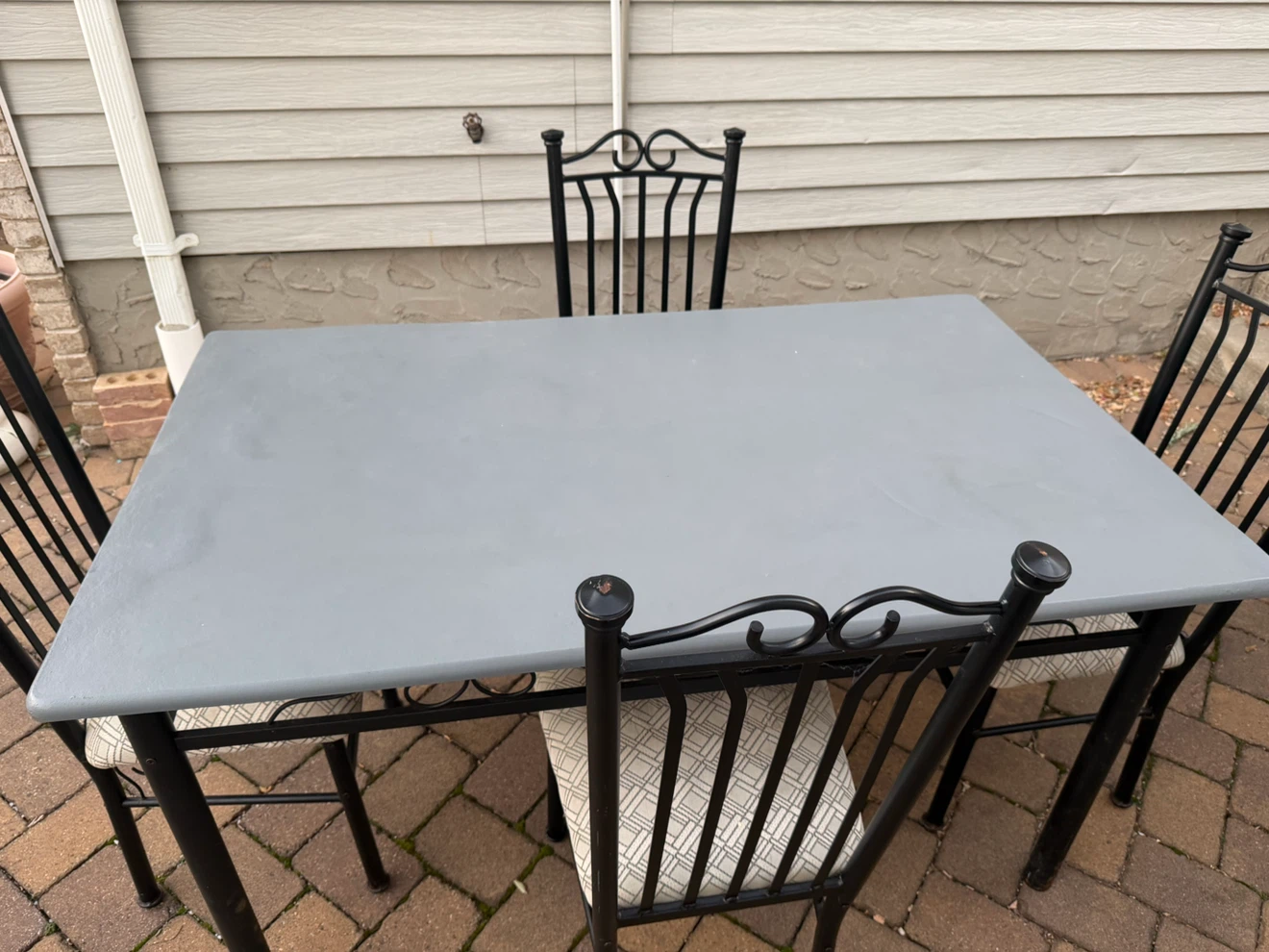 Table with chairs - photo 3