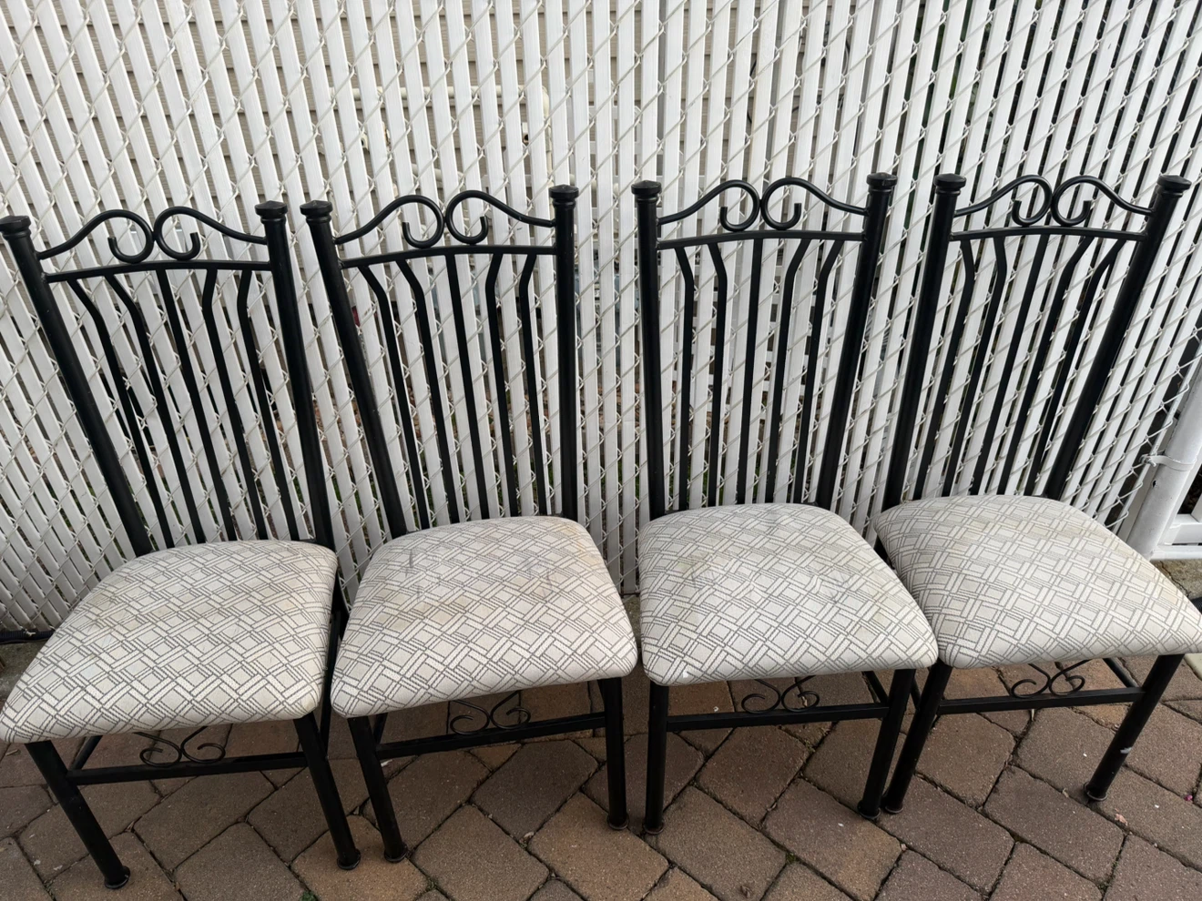 Table with chairs - photo 5