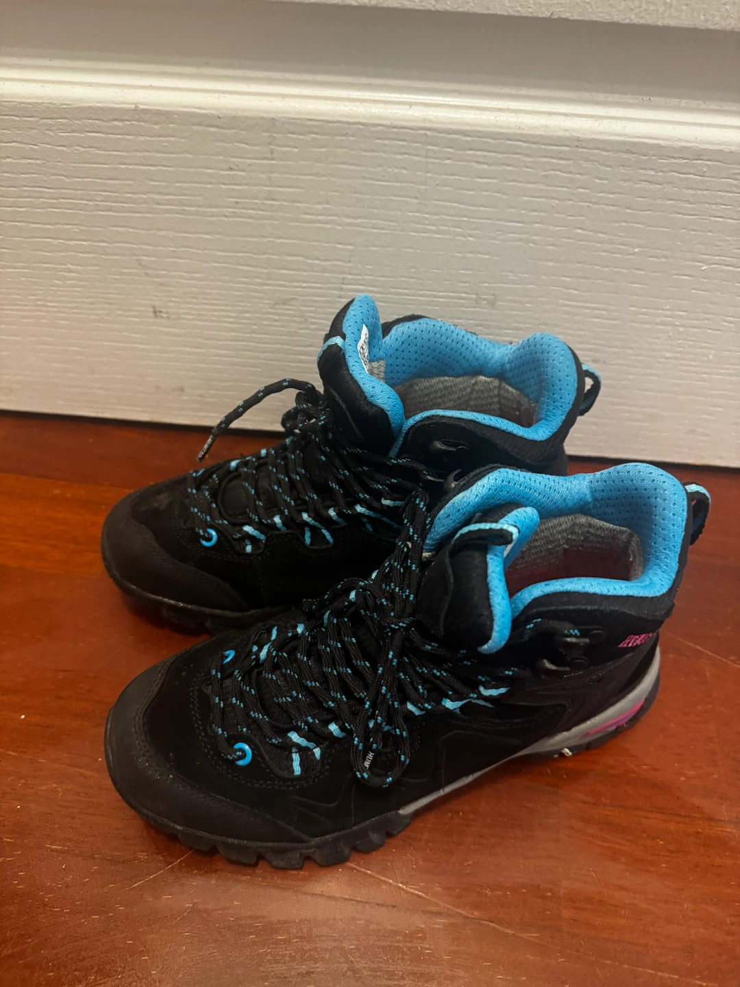 Humtto Hiking Boots, Women's Size 5.5