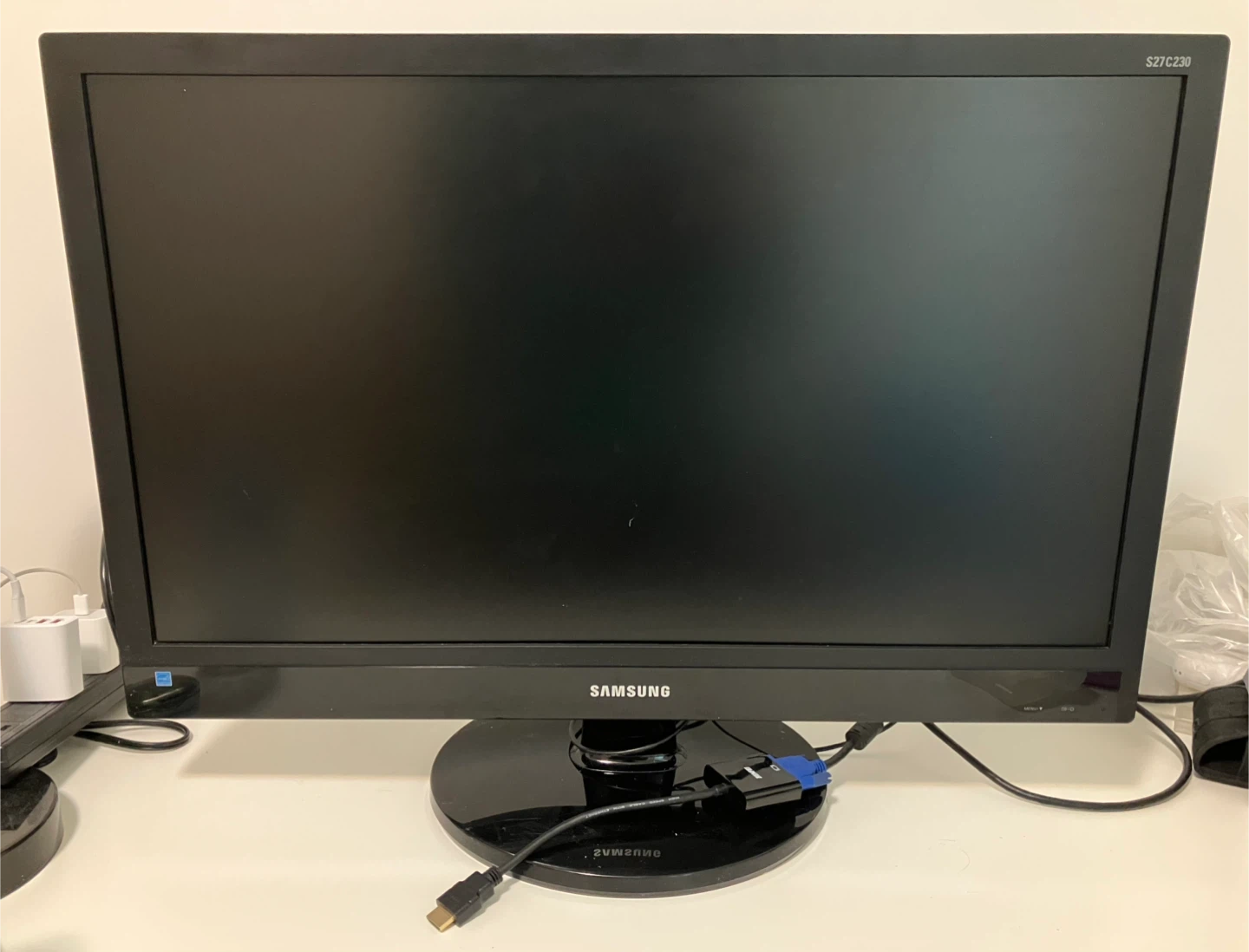 Samsung 27” Full HD Monitor – Cables Included - photo 2