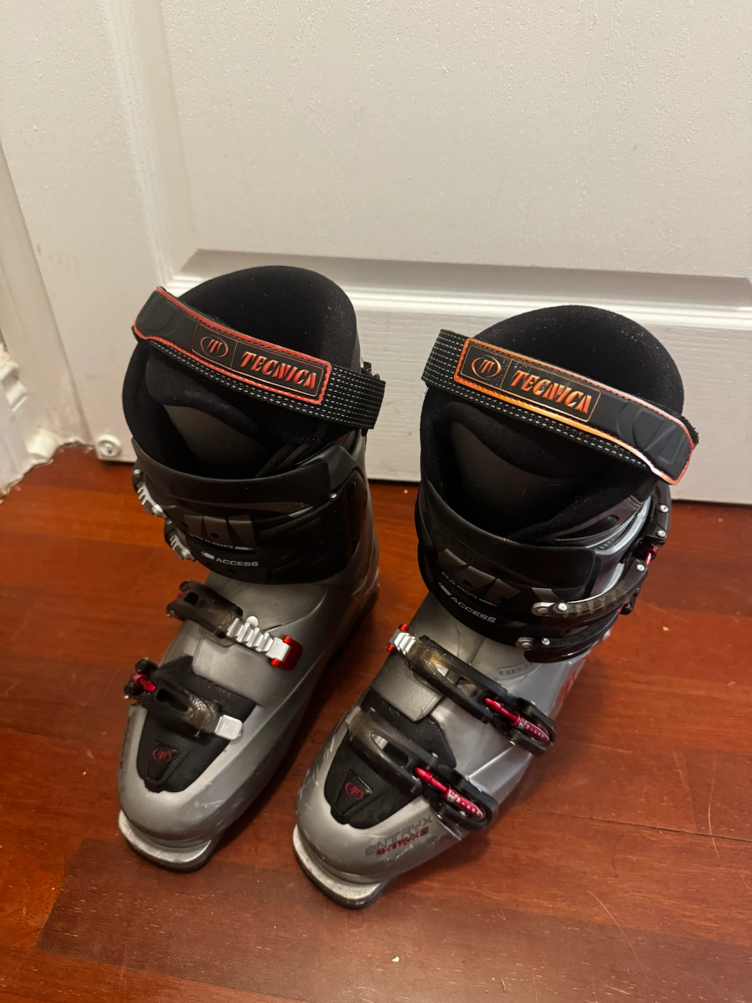 Tecnica Entryx Ski Boots