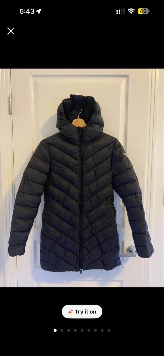 Woman’s Guess Black Puffer Jacket. Size S/M