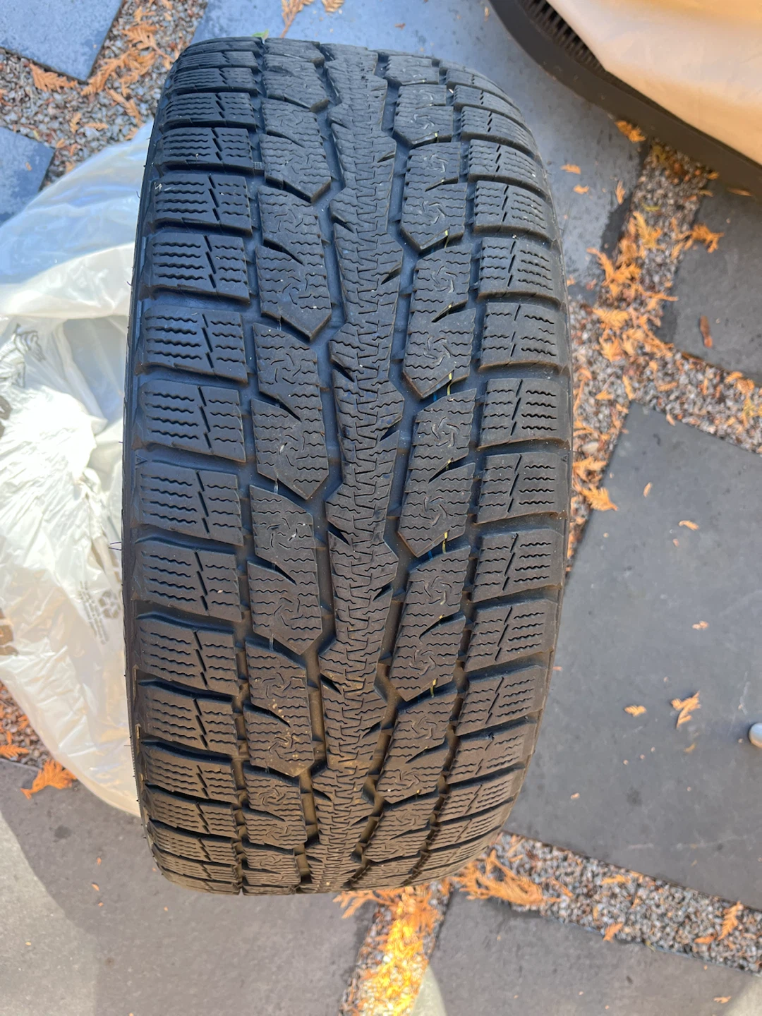 Toyo 225/40R18 Winter Tire - photo 2