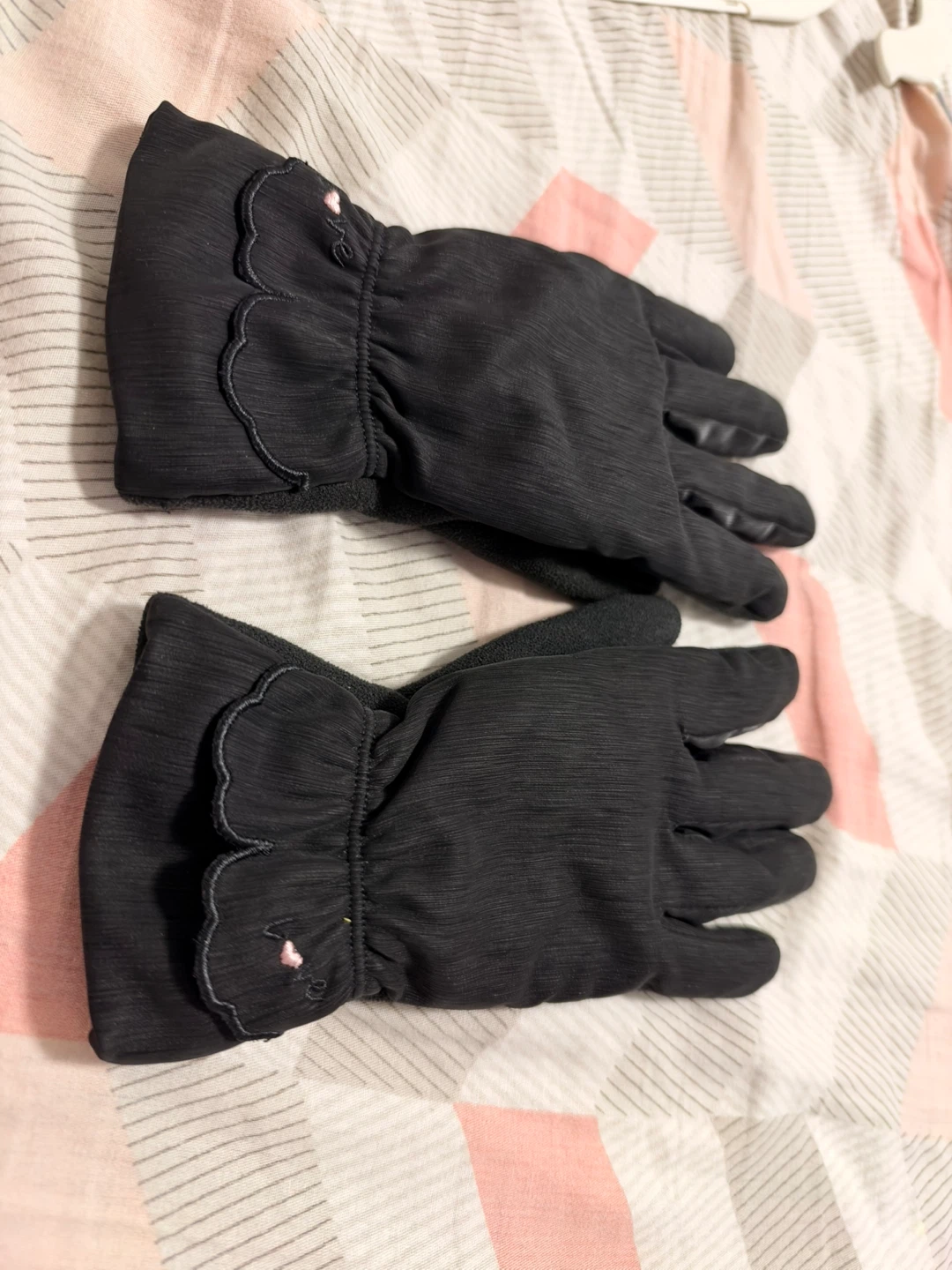 Black Winter Gloves with Scalloped Cuffs - photo 2