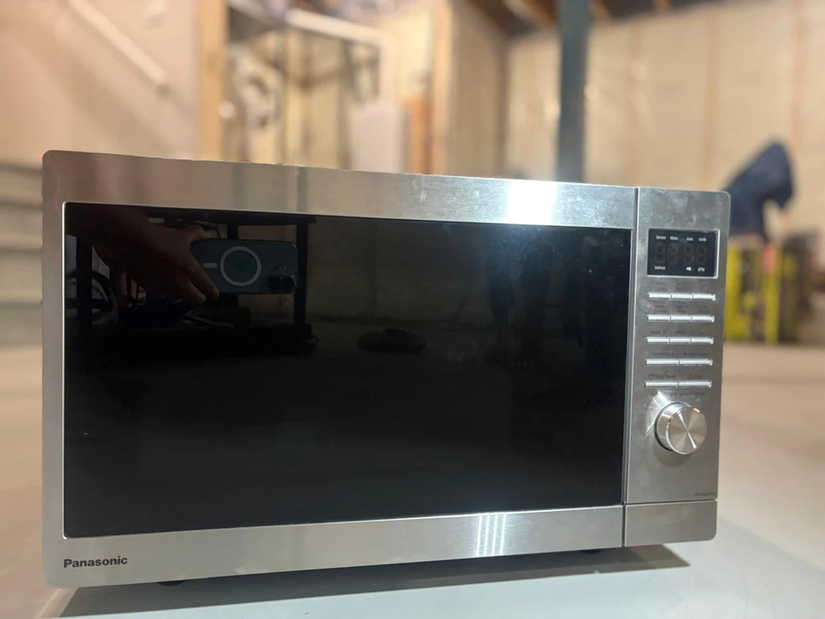 Panasonic Genius 1100W Microwave