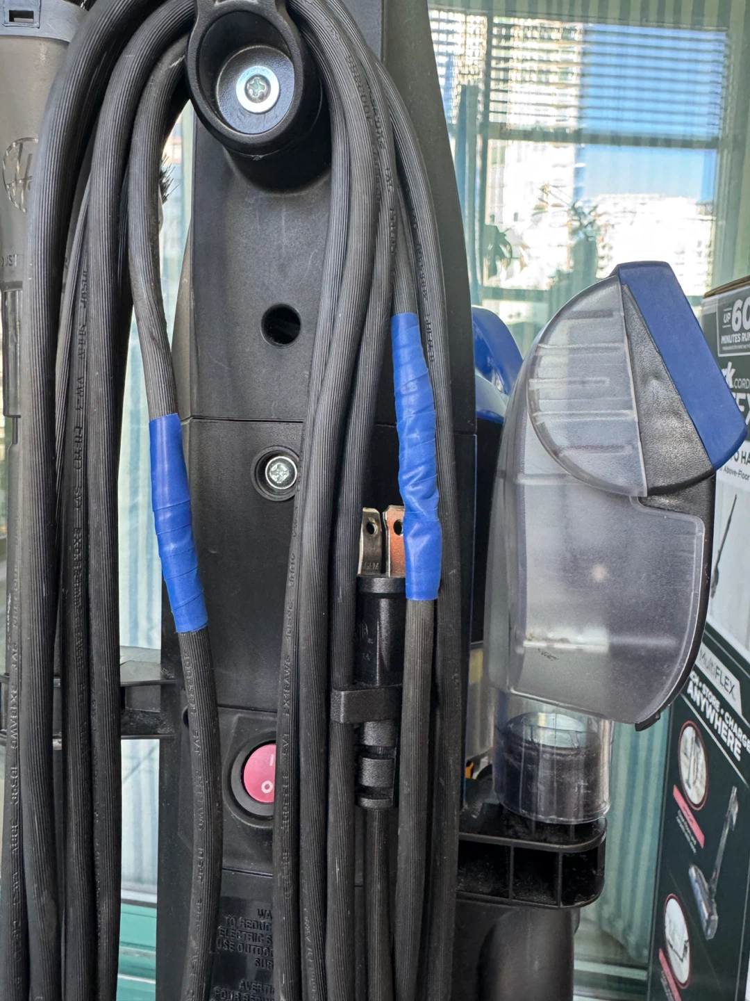 Hoover WindTunnel Upright Vacuum - photo 4
