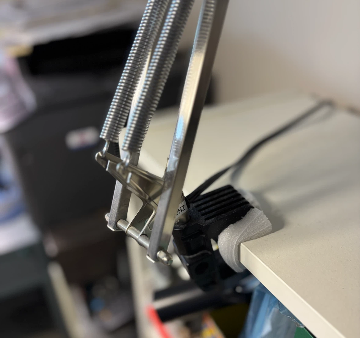 Magnifying Desk Lamp with Clamp - photo 3