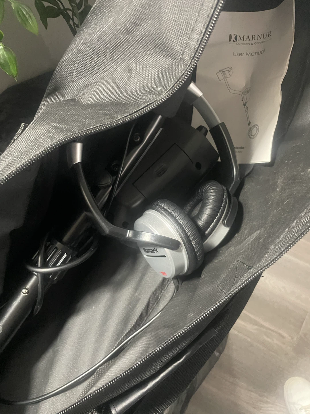 Marnur Metal Detector with Numark Headphones