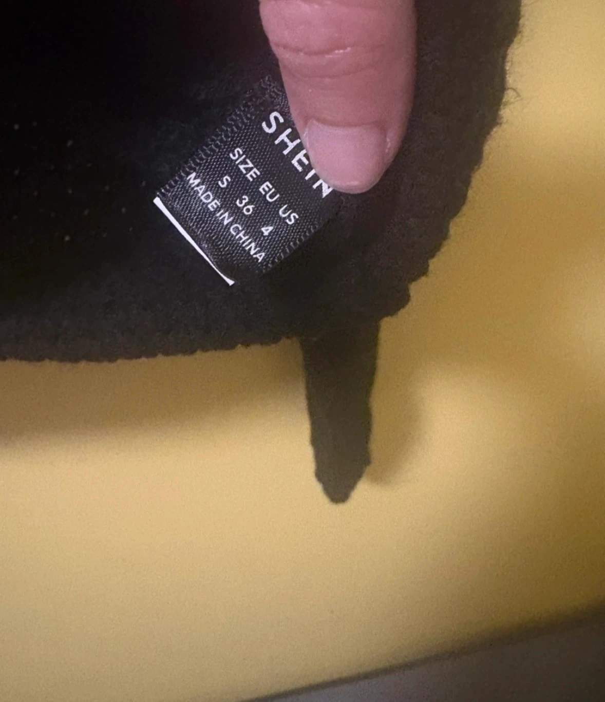 2 cropped sweaters (Never worn) (Small) (Free) - photo 3