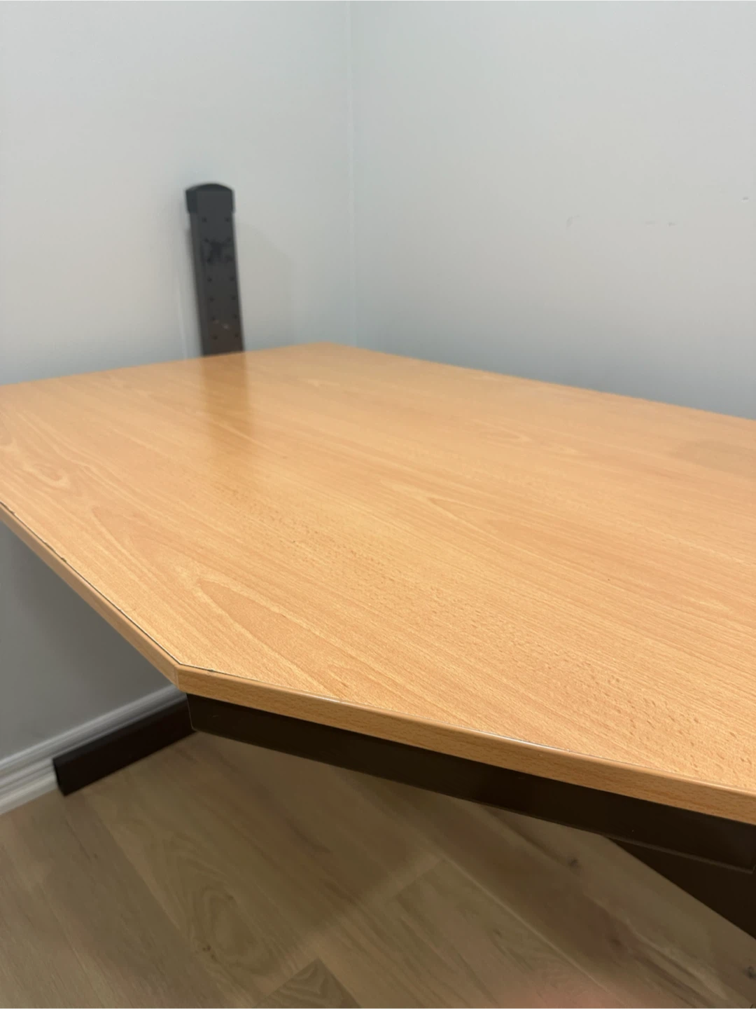 Office desk - photo 4