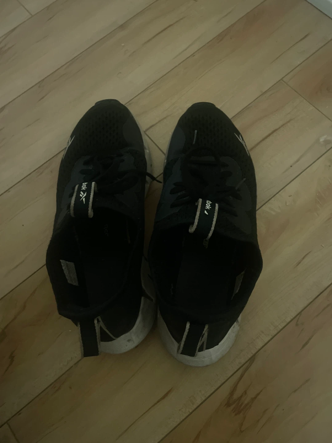 8 1/2 womens Reebok Black Running Shoes